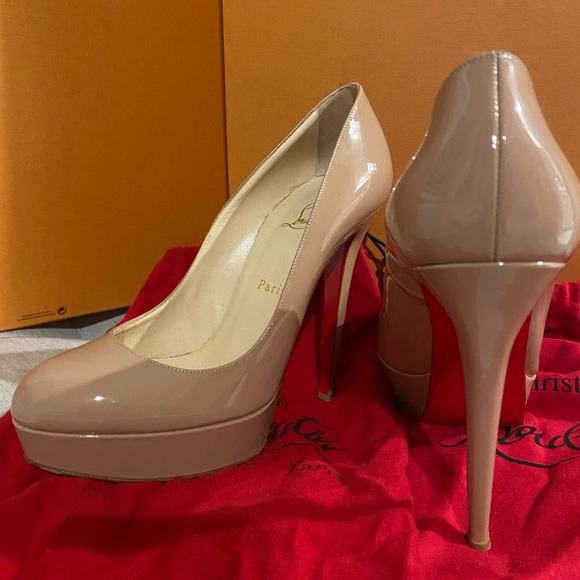 Christian Louboutin beige, Pat and leather heels - Picture 1 of 5